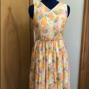 Gorgeous vintage cotton lawn fit and flare dress